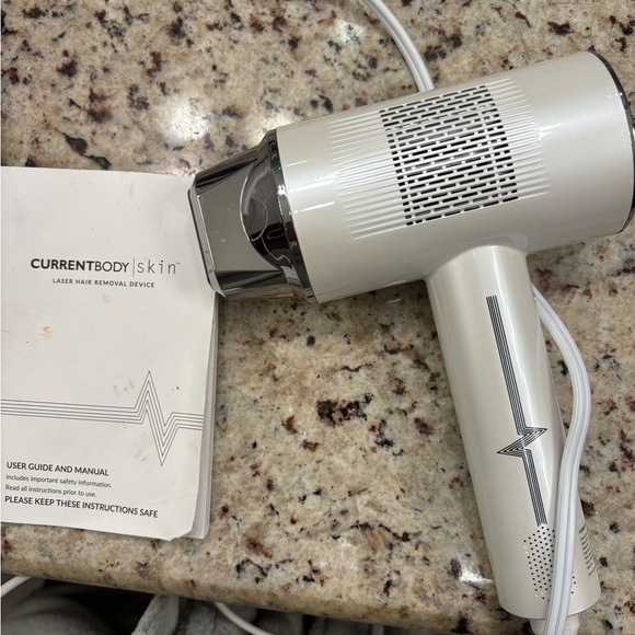 CurrentBody Skin LED Light Therapy Device - Picture 2 of 4